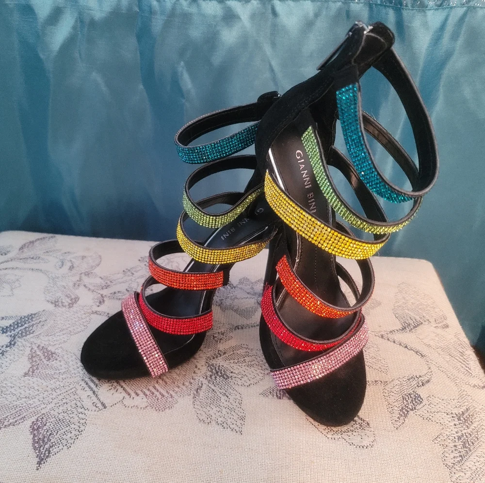 *SOLD* Rainbow Strappy Heels, Gianni Bini, 3.5" heel, heel zip, size 6.5M, NWOT - Picture 4 of 6